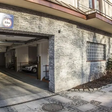 Jagiellonska 34 *